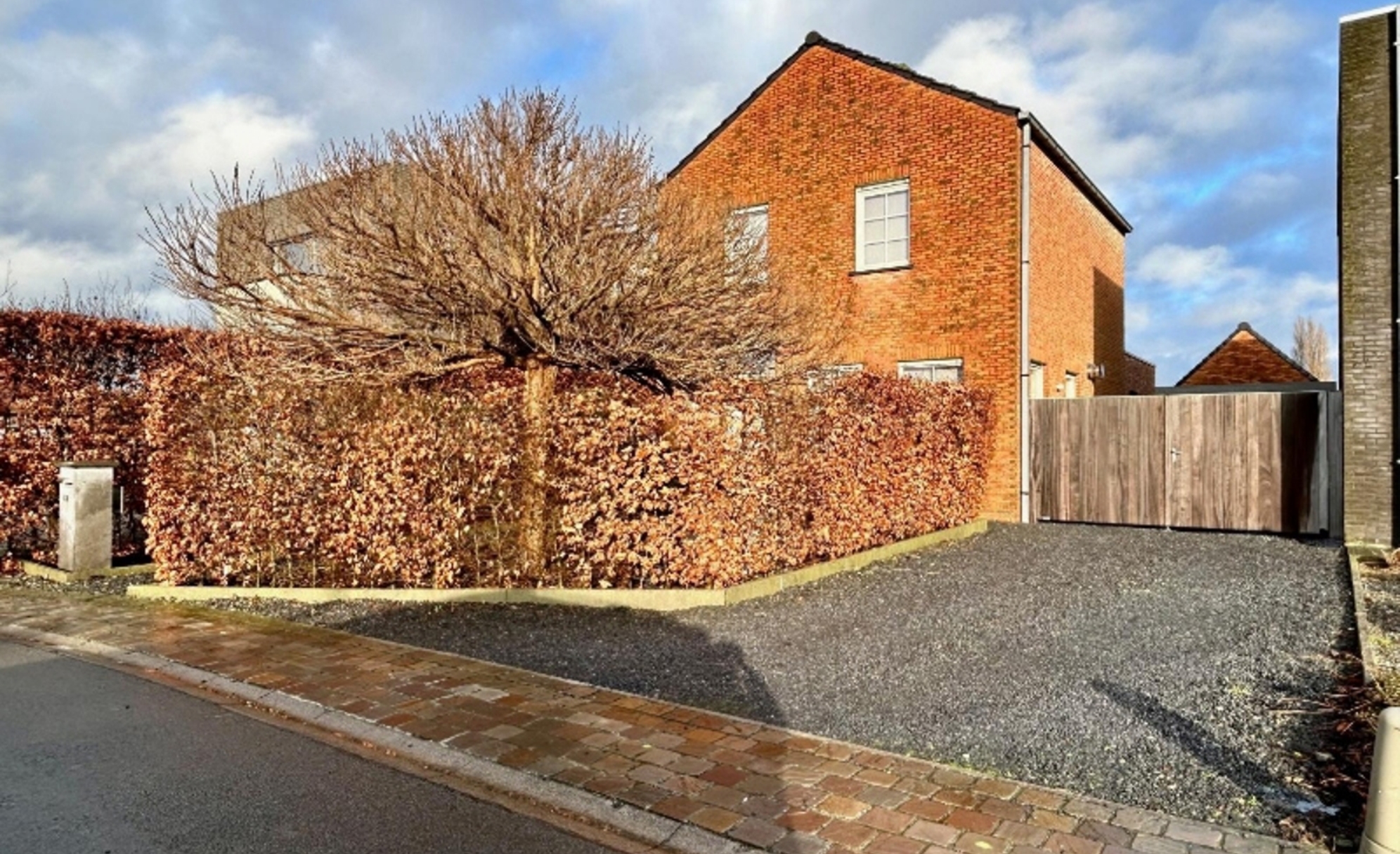 3746002903000029648/3936420