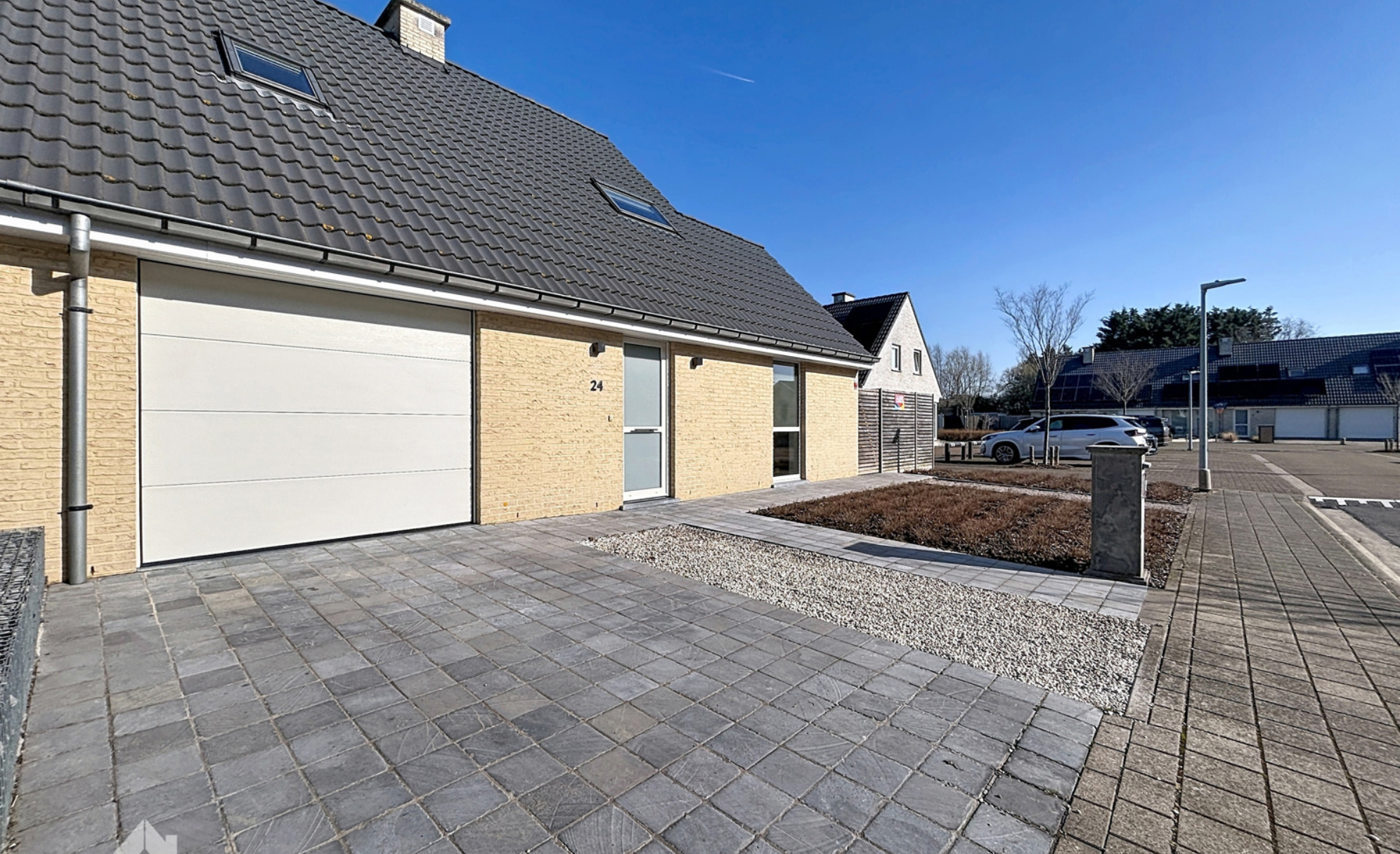 65b6b3b9341b42f7a27240737c562bb8