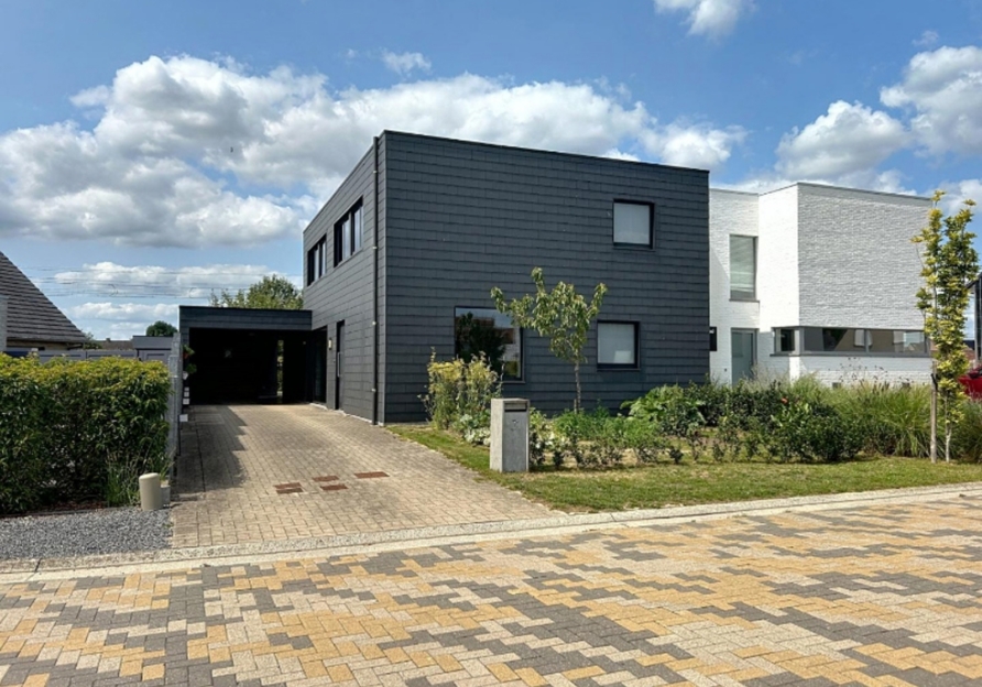 3746002903000041229/4111842