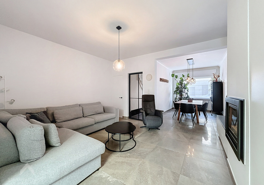 4b0f5170fdc14b94ac48c1526a8fda02