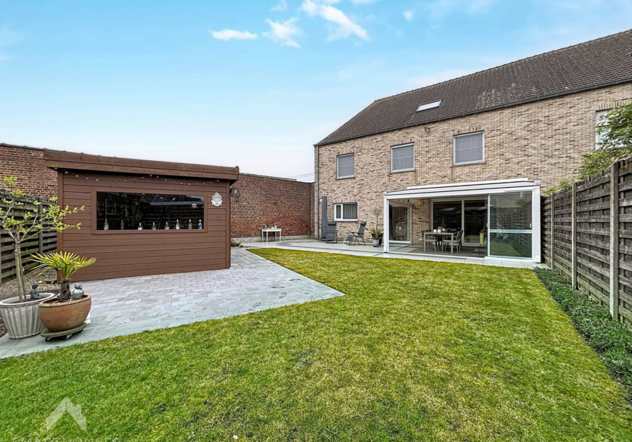 60ae42e1c54f4f478a468649bdd83031