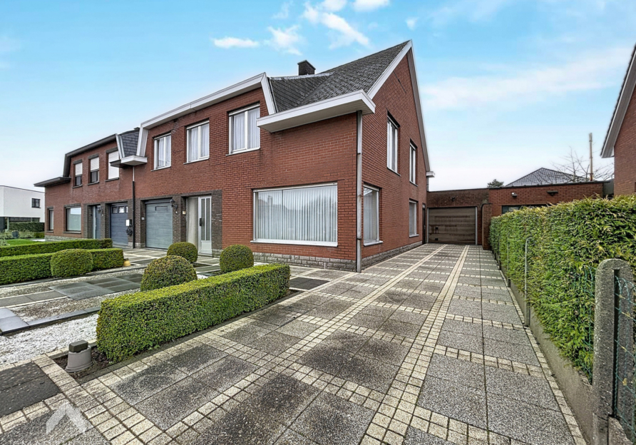 8434a402fe1a4eccbdde867a84271ba2